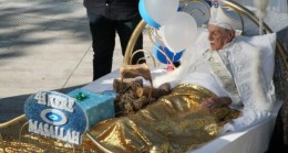 85 yaşındaki Aydemir Akbaş sünnet oldu!