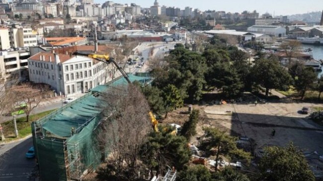 Tarihi yapı, Haliçport’un otoparkı için mi yıkılıyor?