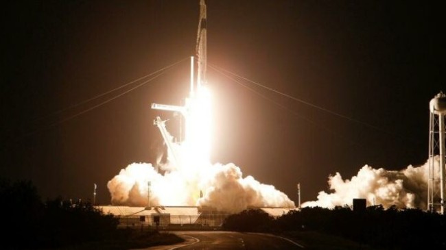 NASA ve SpaceX astronotlarının Dünya’ya inişi ertelendi