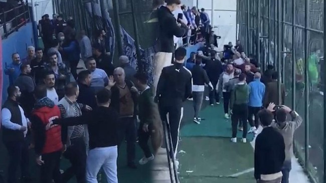 İstanbul’daki Amatör lig maçında bıçaklı kavga: 1 yaralı