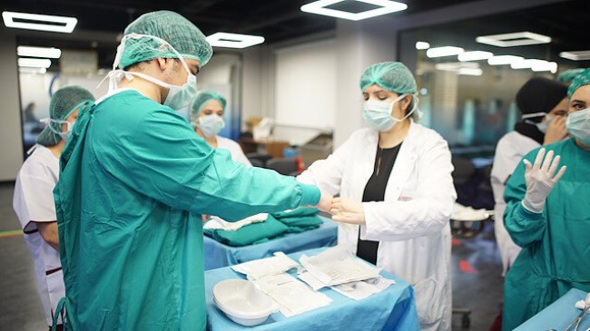 Ameliyat hemşirelerine bölge eğitimi