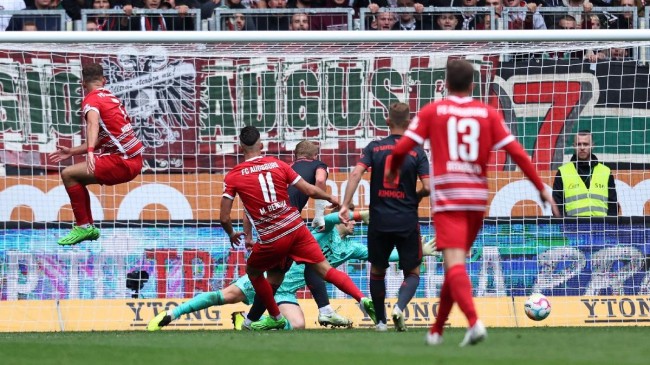 Fenerbahçe’den Augsburg’a kiralanan Mergim Berisha Bayern Münih’i yıktı