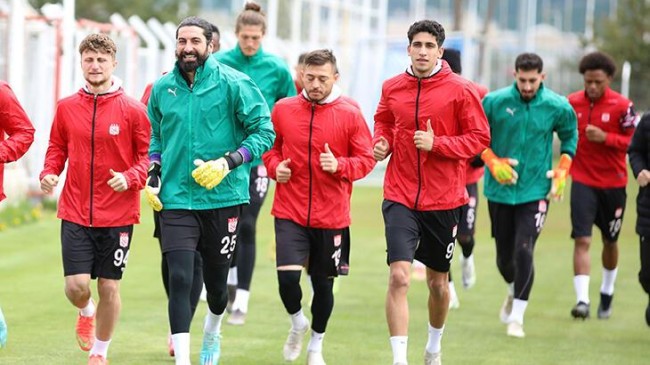 Sivasspor, kupada Fenerbahçe maçı hazırlıklarına başladı